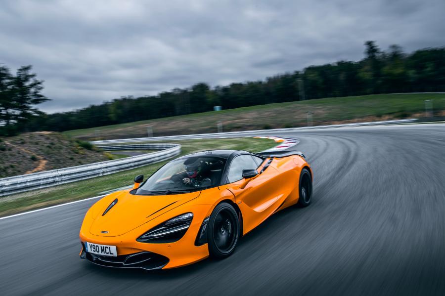  McLaren 720S Track Pack 2018 года  (UK) (фото 7 из 10)